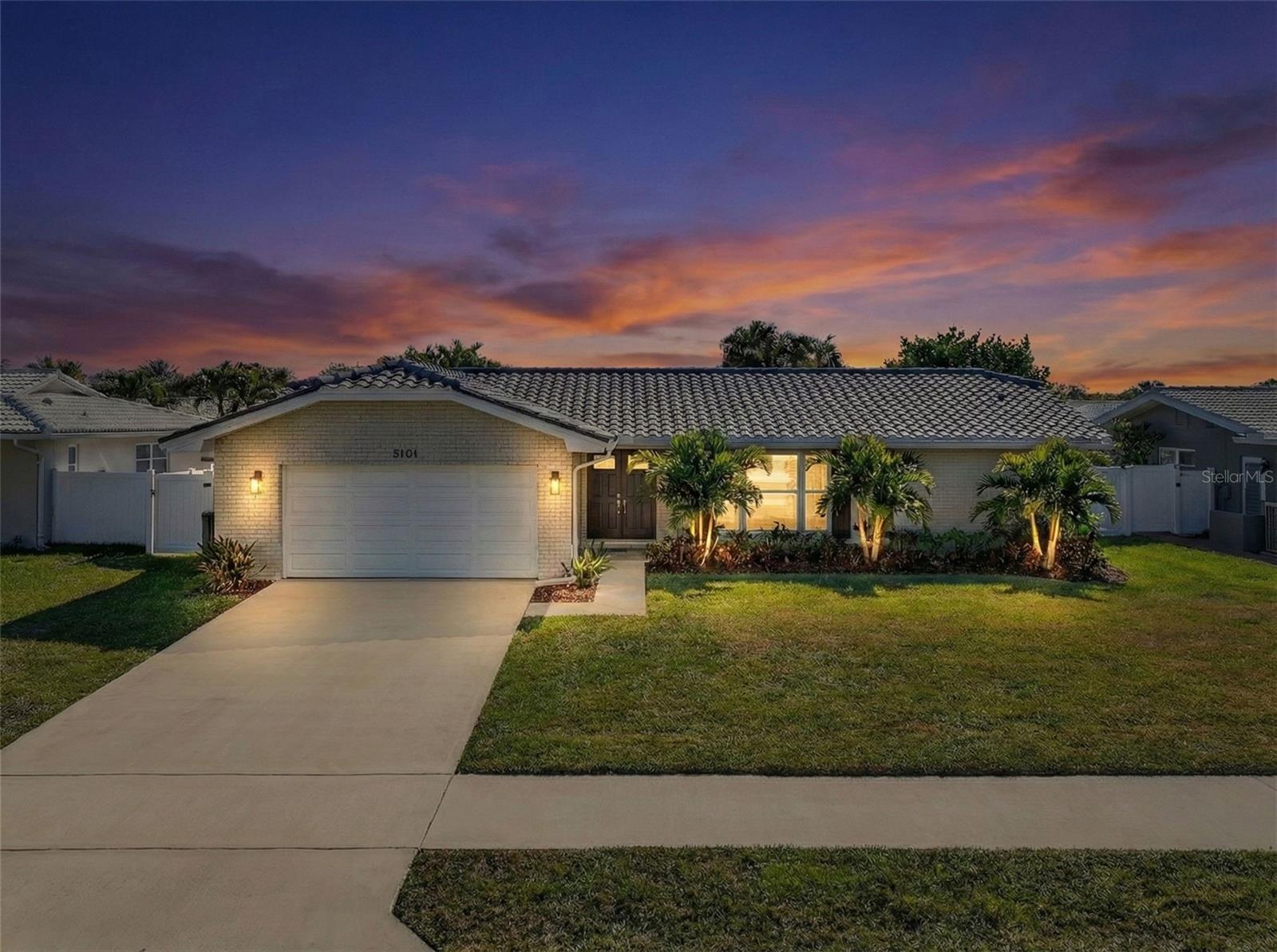 VENETIAN GARDENS - Residential
