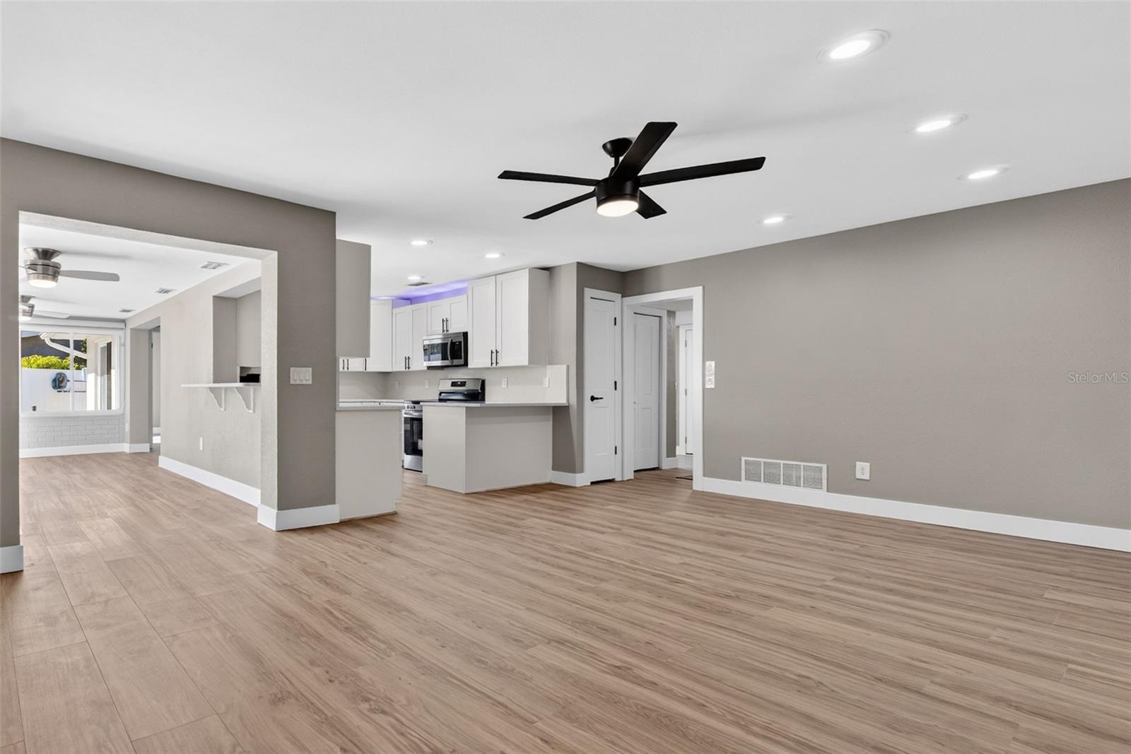 VENETIAN GARDENS - Residential