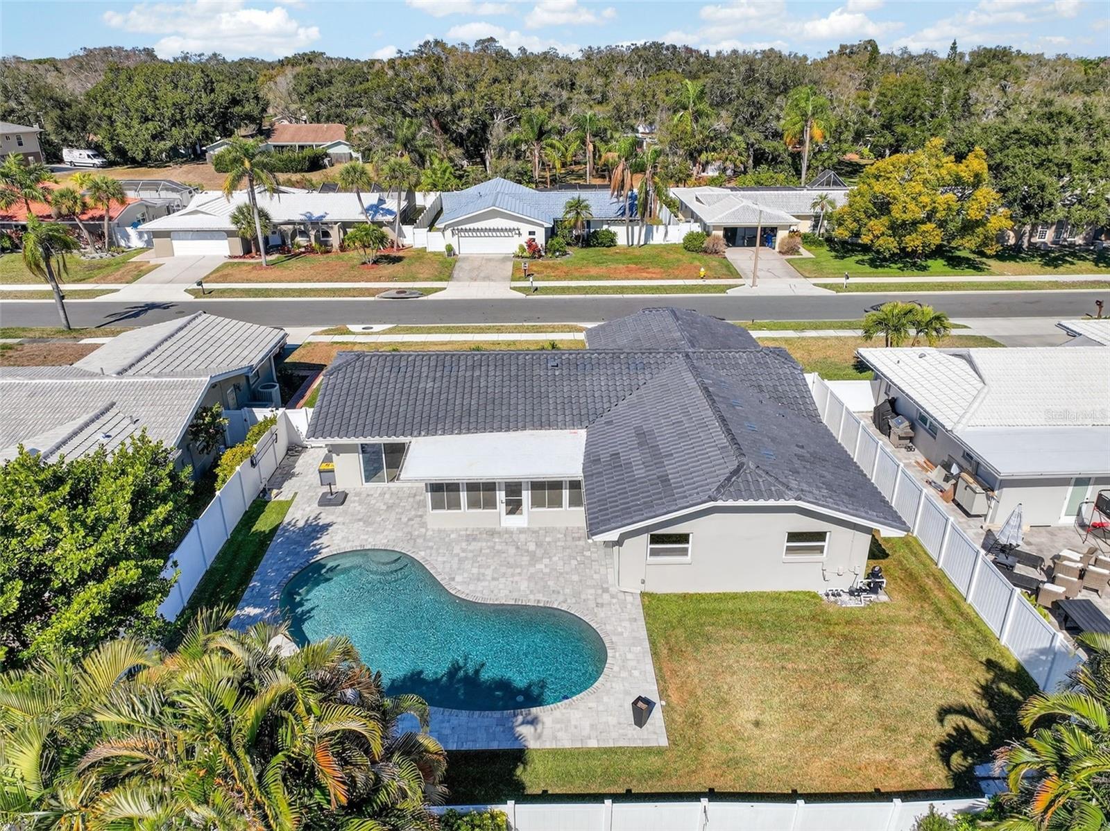 VENETIAN GARDENS - Residential