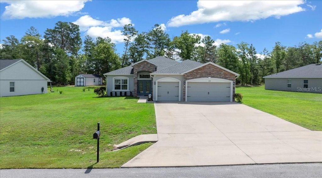 Photo of 11188 SW 54th Circle, Ocala, FL 34476 (MLS # OM725706)