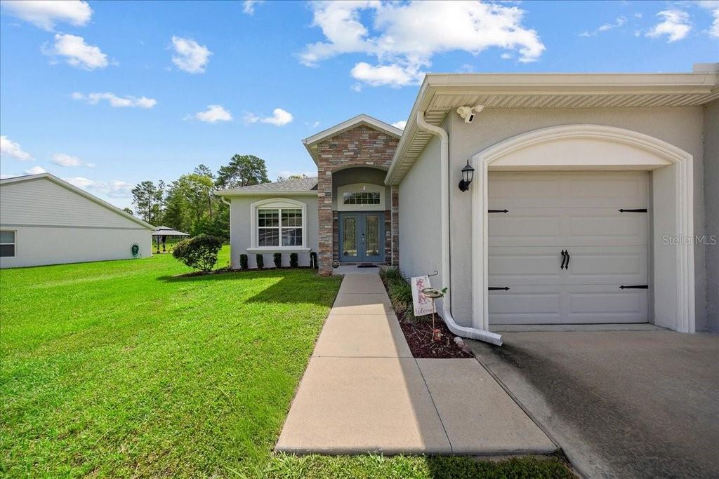 Photo of 11188 SW 54th Circle, Ocala, FL 34476 (MLS # OM725706)