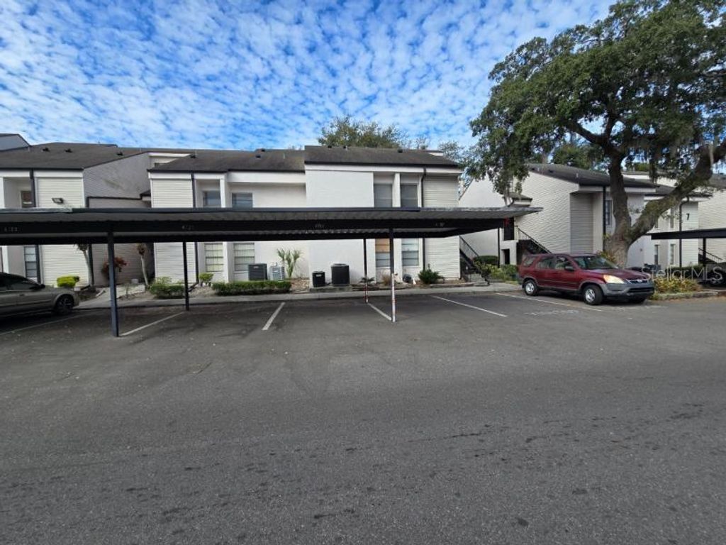 Photo of 4719 Puritan Circle #625, Tampa, FL 33617 (MLS # O6378071)