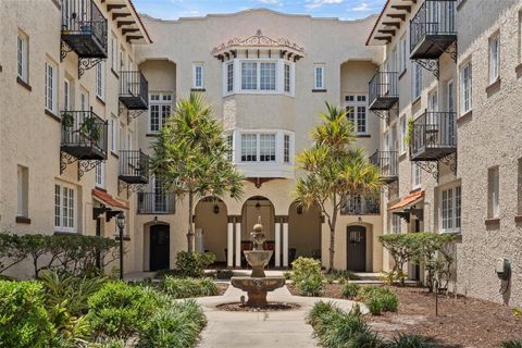 Photo of 2117 W Dekle Avenue #D2, Tampa, FL 33606 (MLS # TB8512020)