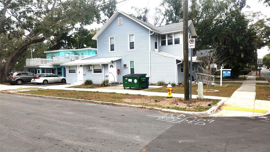 Photo of 614 Oak Avenue, Clearwater, FL 33756 (MLS # TB8469549)