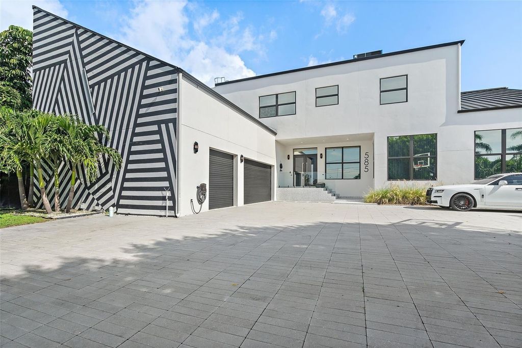 Photo of 585 Dolphin Avenue SE, St Petersburg, FL 33705 (MLS # TB8494467)