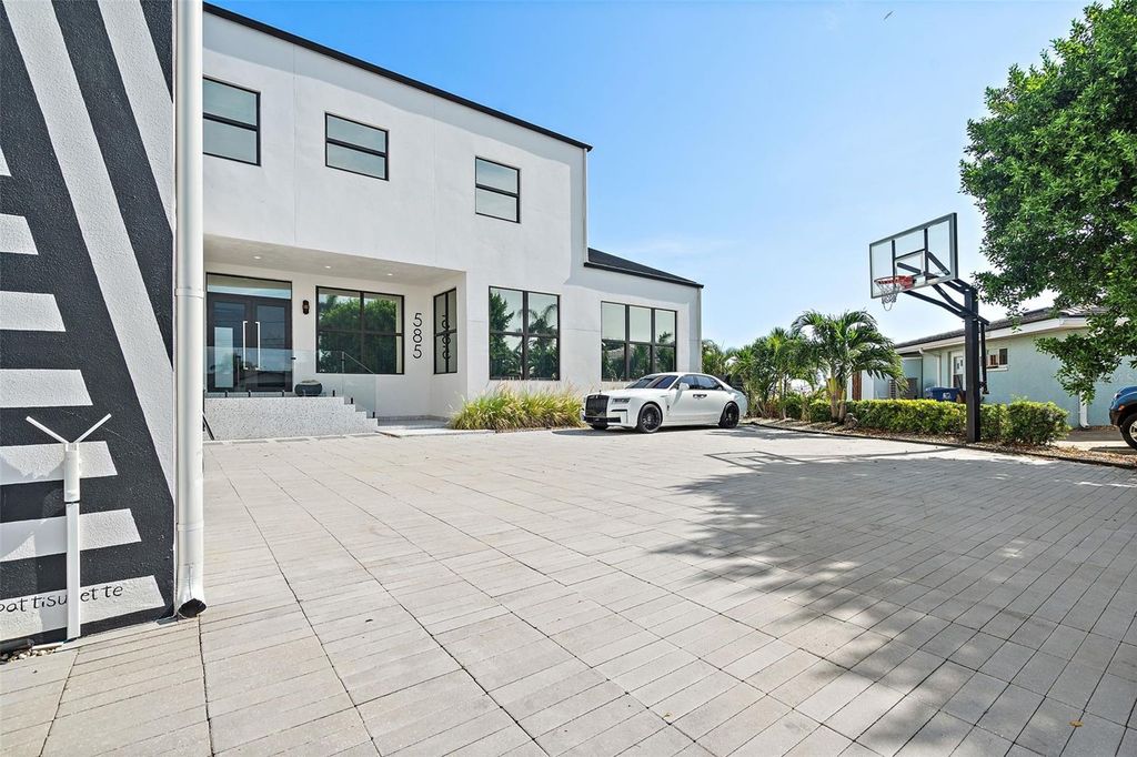 Photo of 585 Dolphin Avenue SE, St Petersburg, FL 33705 (MLS # TB8494467)