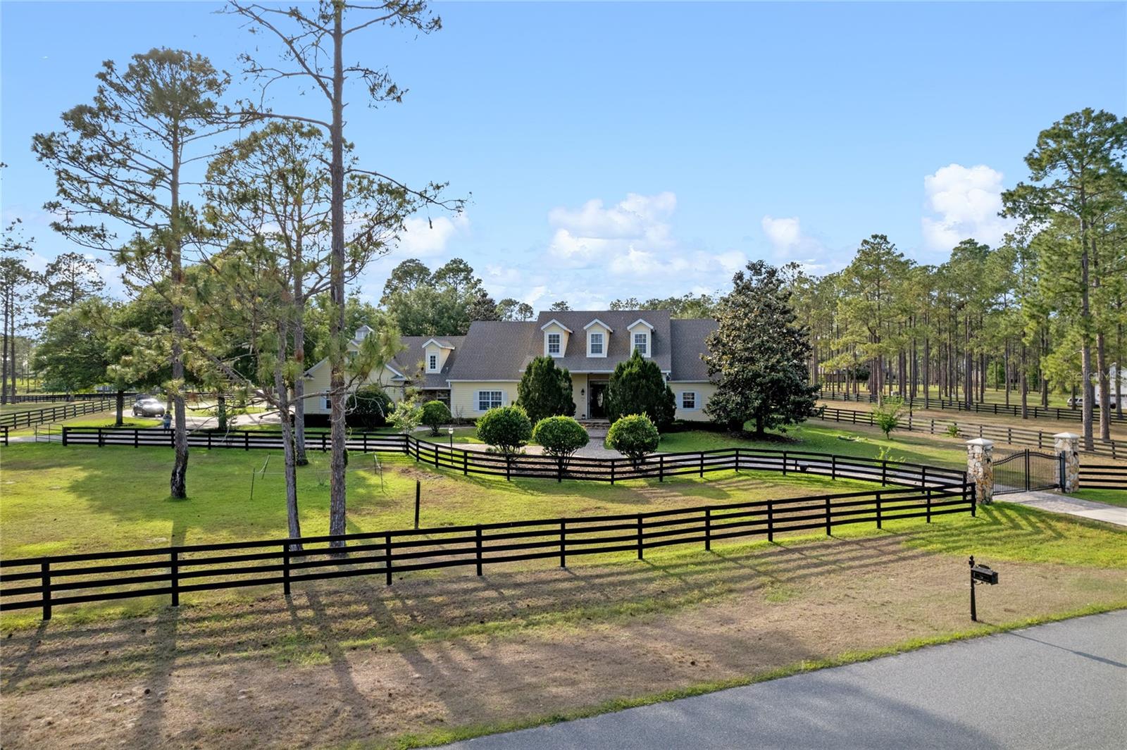 LAKEWOOD RANCHES - Residential