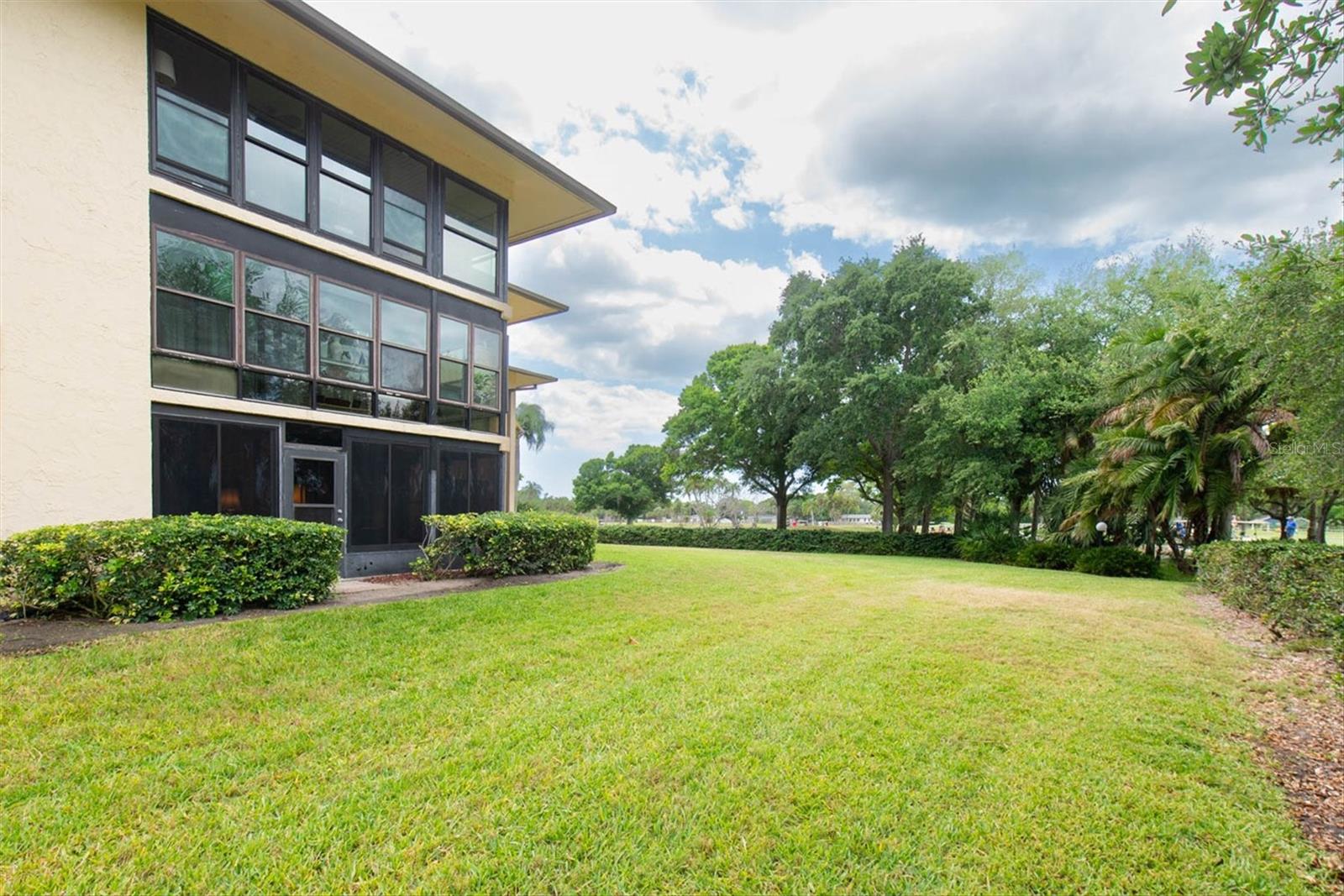 VILLAS DE GOLF CONDO - Residential