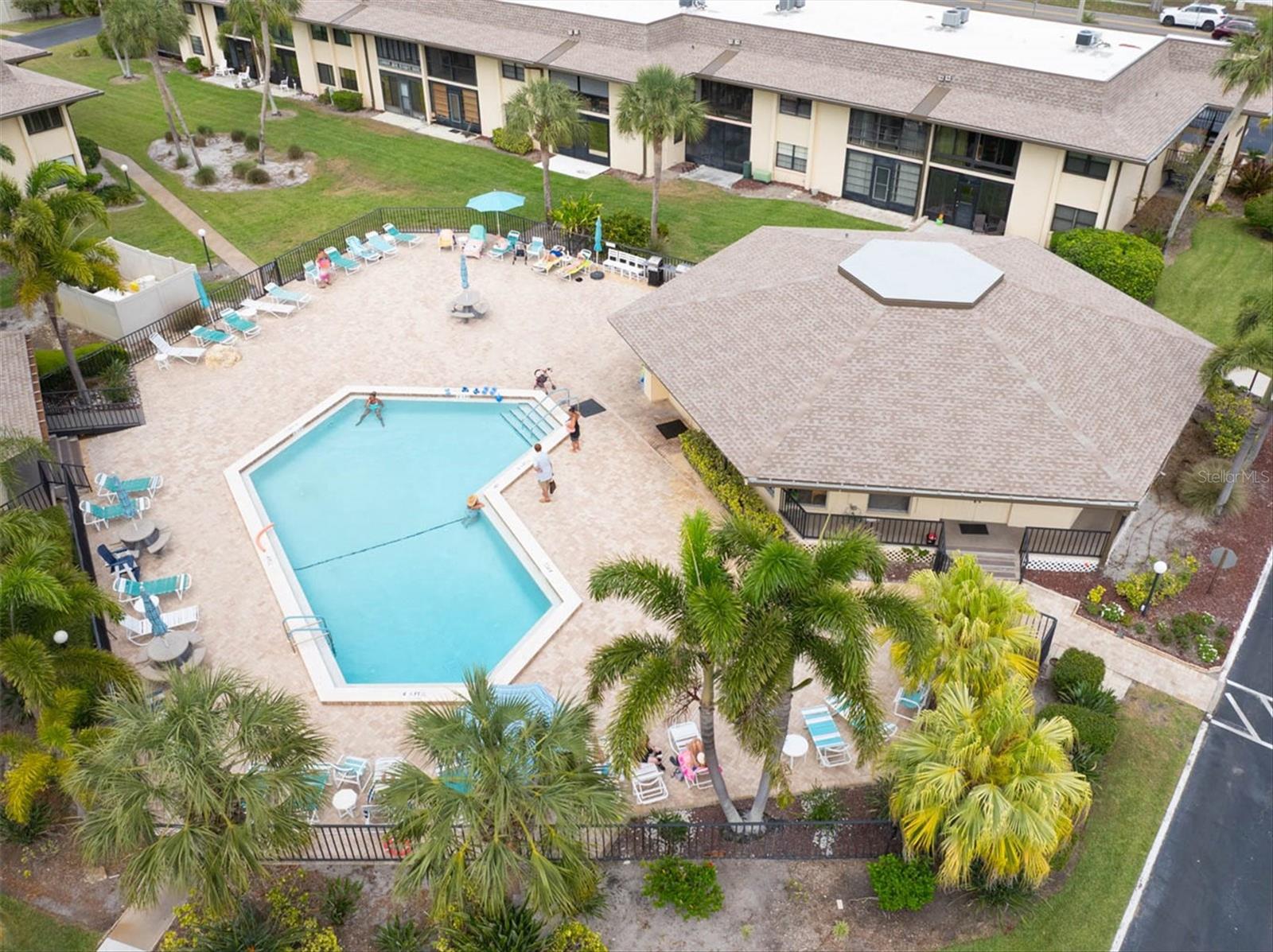 VILLAS DE GOLF CONDO - Residential