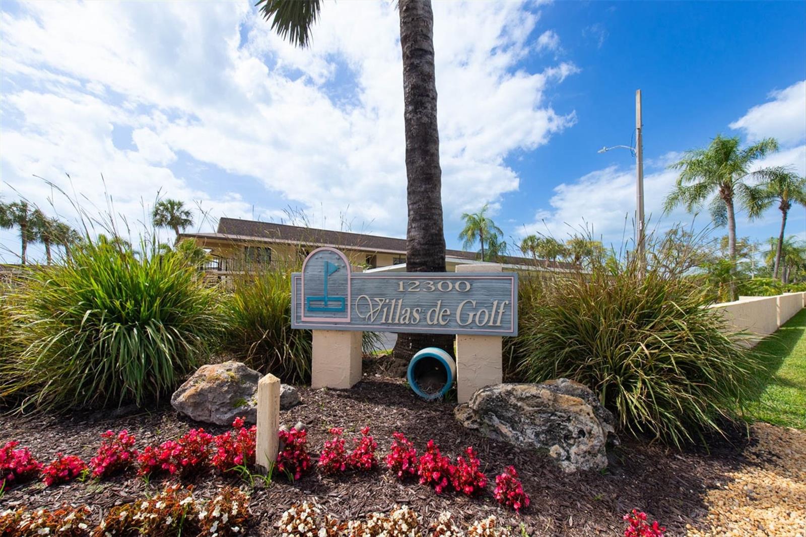 VILLAS DE GOLF CONDO - Residential