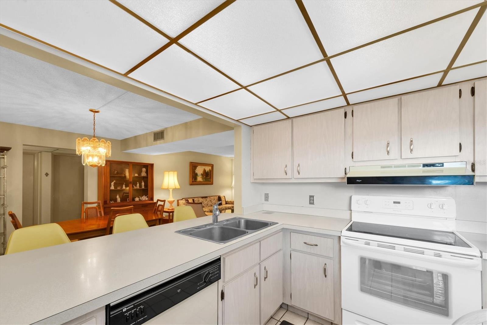 VILLAS DE GOLF CONDO - Residential