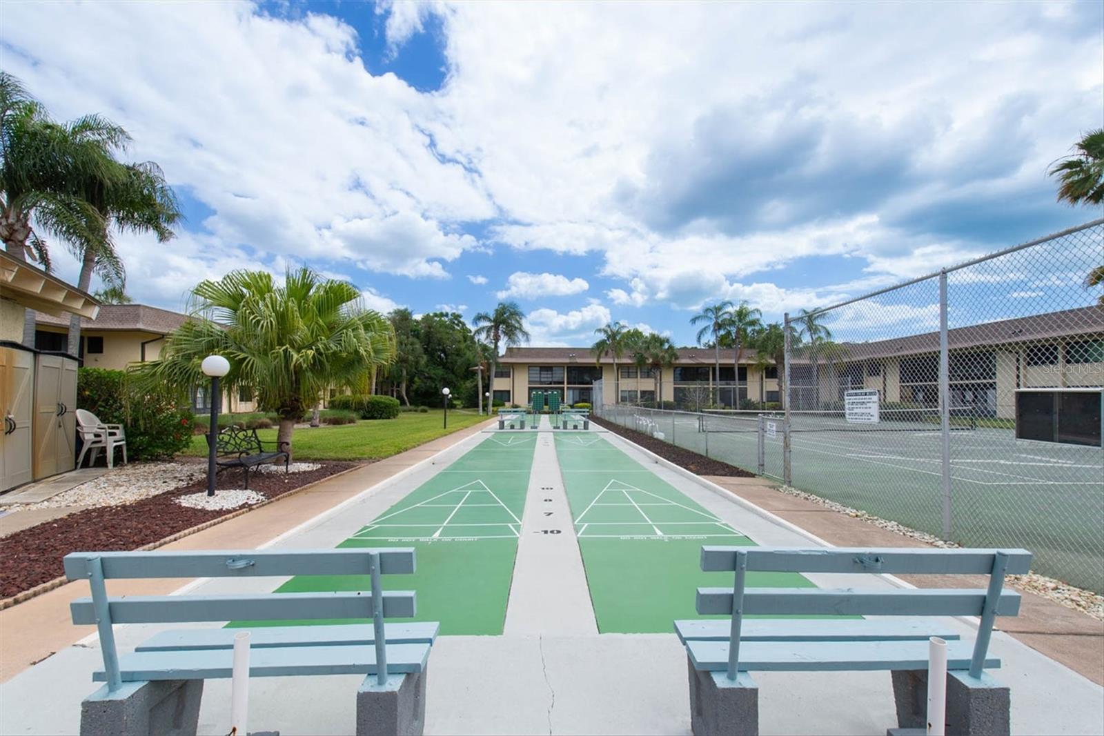 VILLAS DE GOLF CONDO - Residential