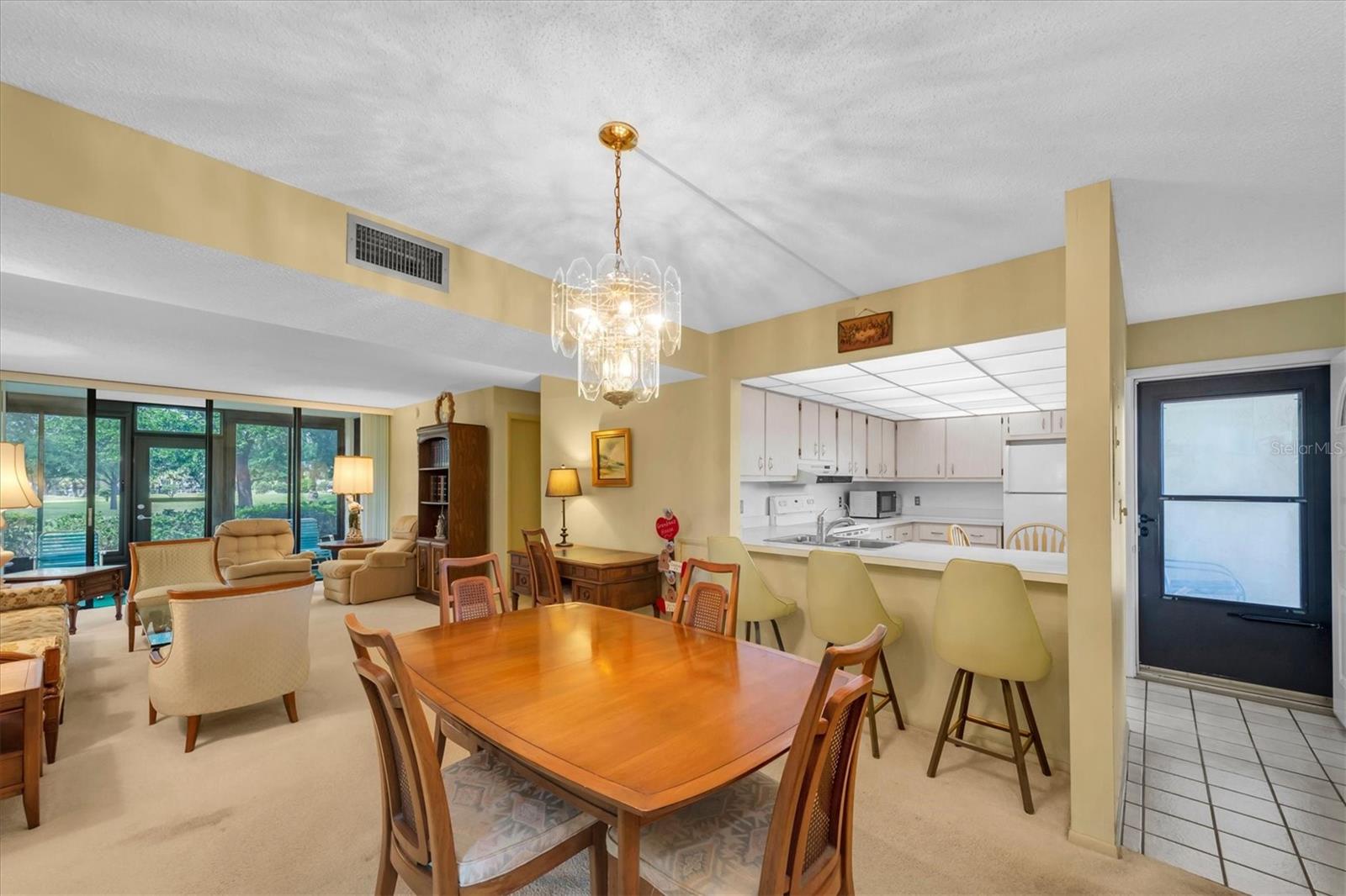 VILLAS DE GOLF CONDO - Residential