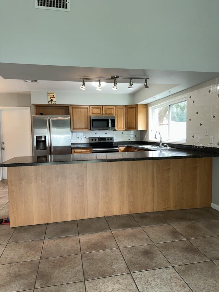 NORTHDALE SEC F UNIT 2 - Residential Lease
