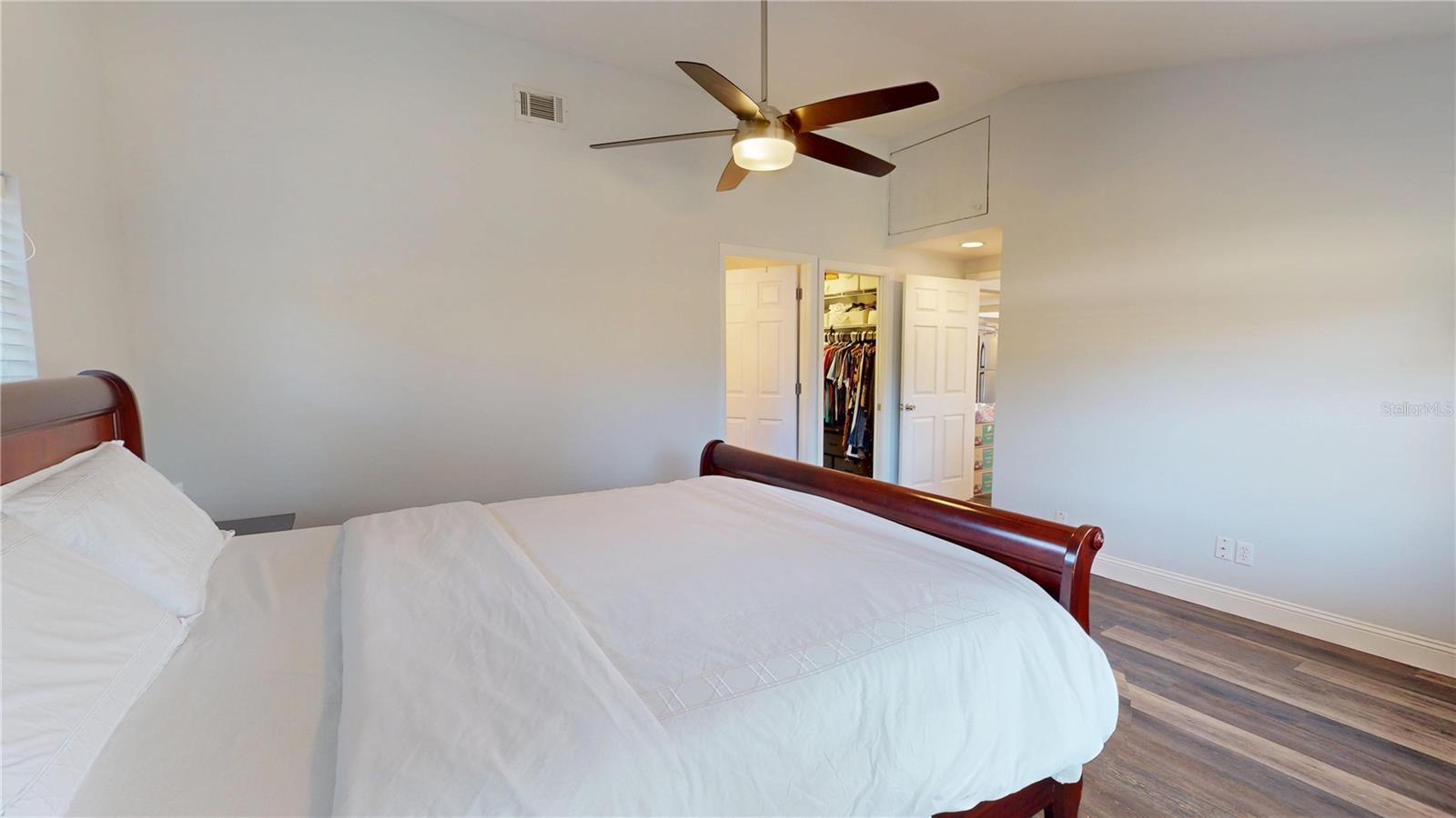 DUNEDIN ISLES COUNTRY CLUB - Residential