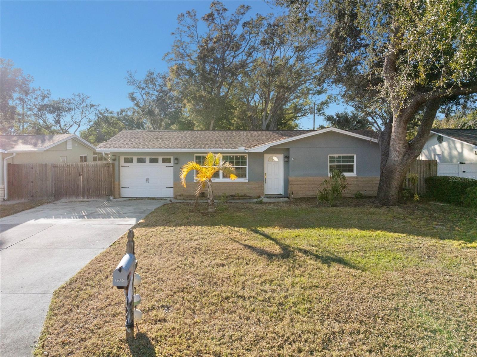 DUNEDIN ISLES COUNTRY CLUB - Residential