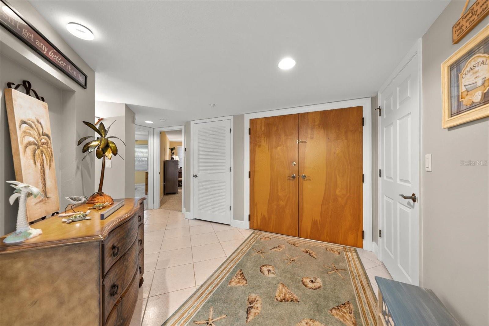 LA CONTESSA CONDO - Residential