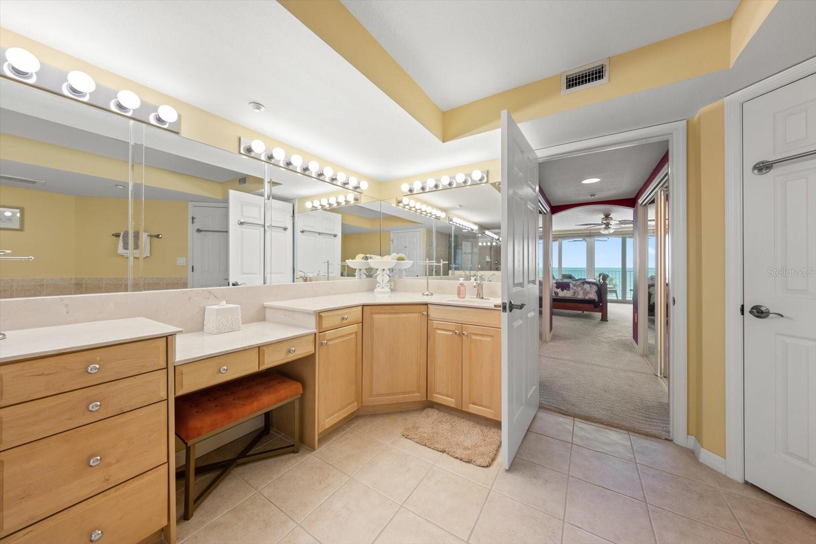 LA CONTESSA CONDO - Residential
