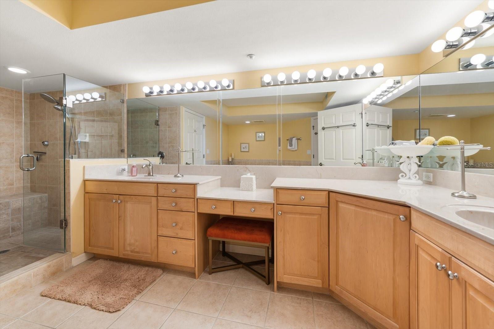 LA CONTESSA CONDO - Residential