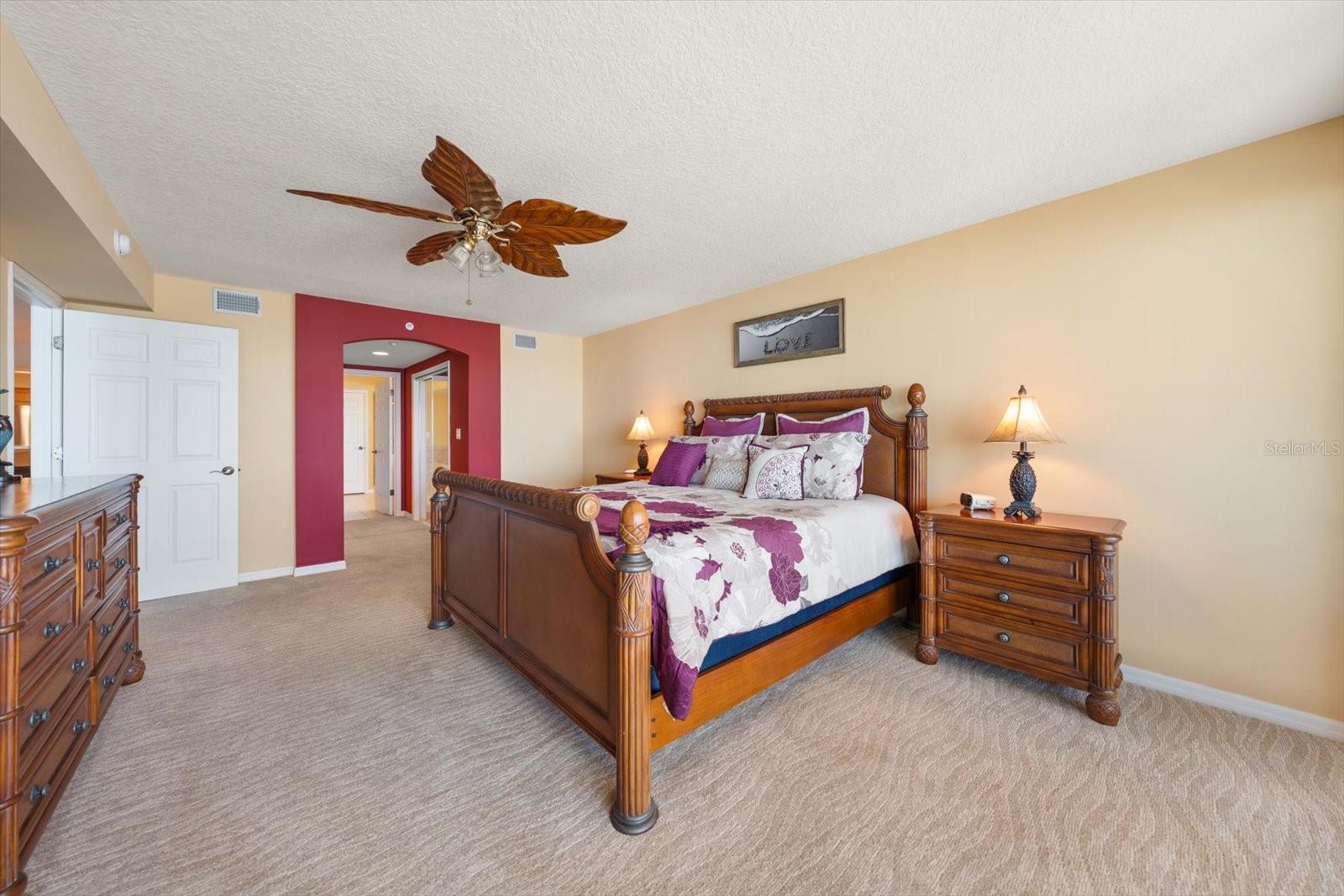 LA CONTESSA CONDO - Residential