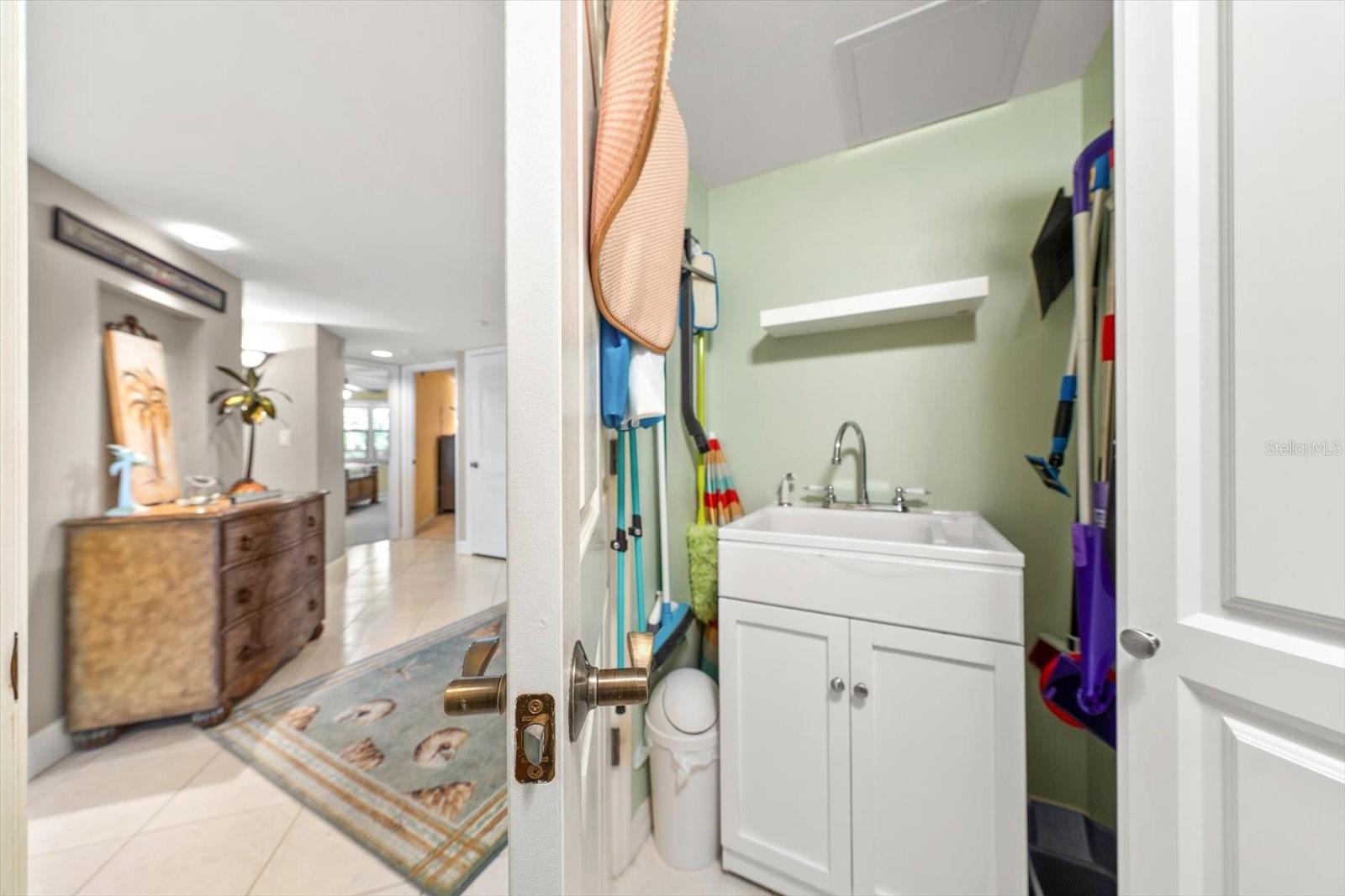 LA CONTESSA CONDO - Residential
