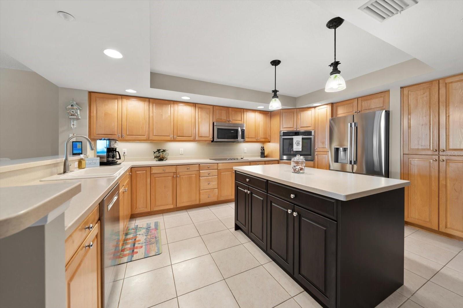 LA CONTESSA CONDO - Residential