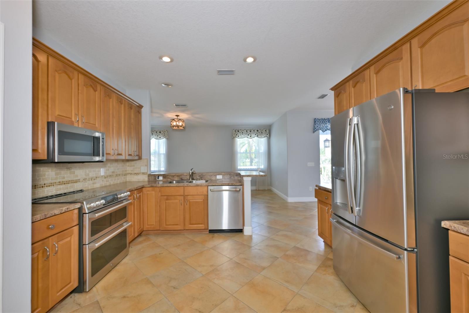 SOUTH BAY LAKES UNIT 1 - Residential