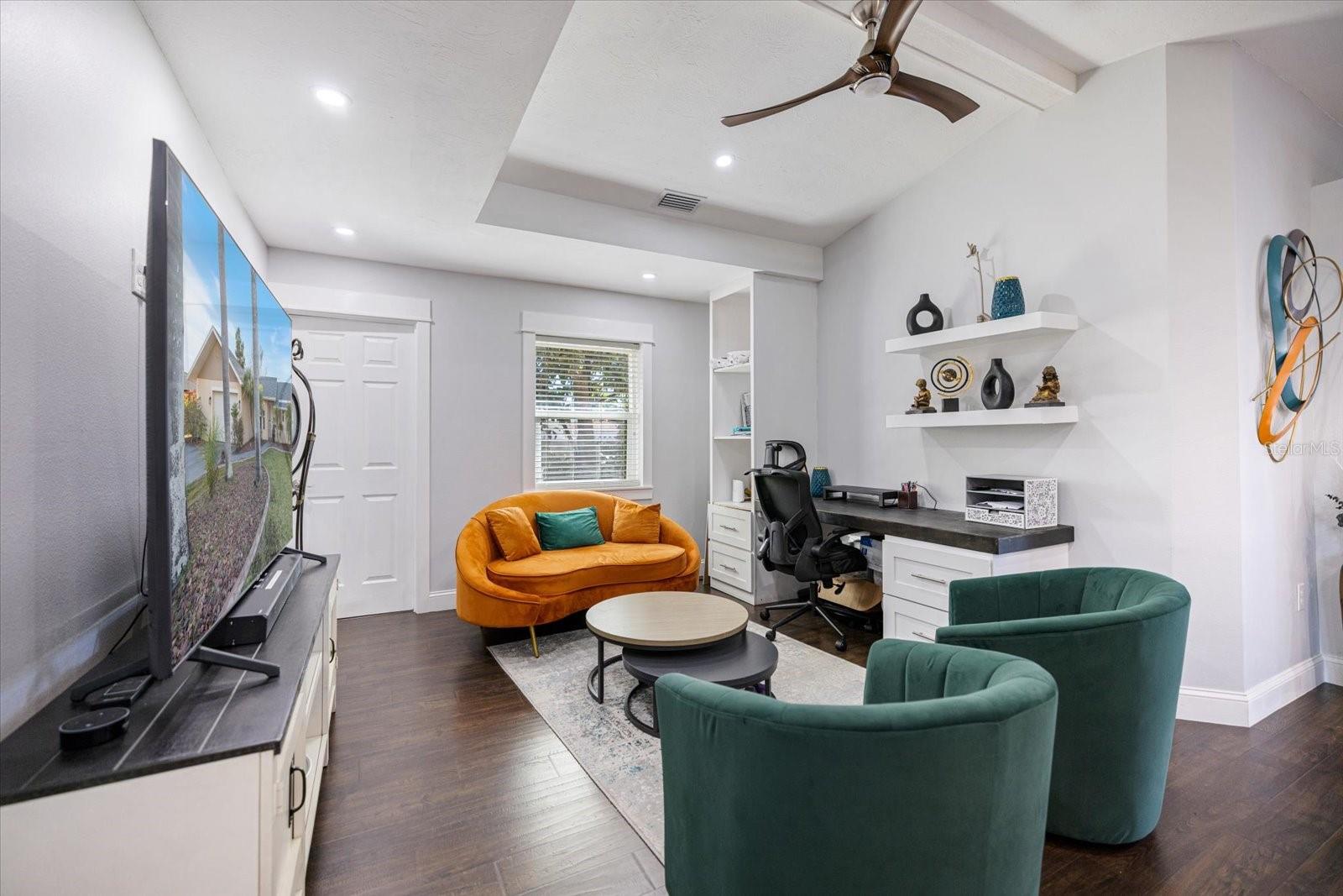 VENICE GARDENS - Residential