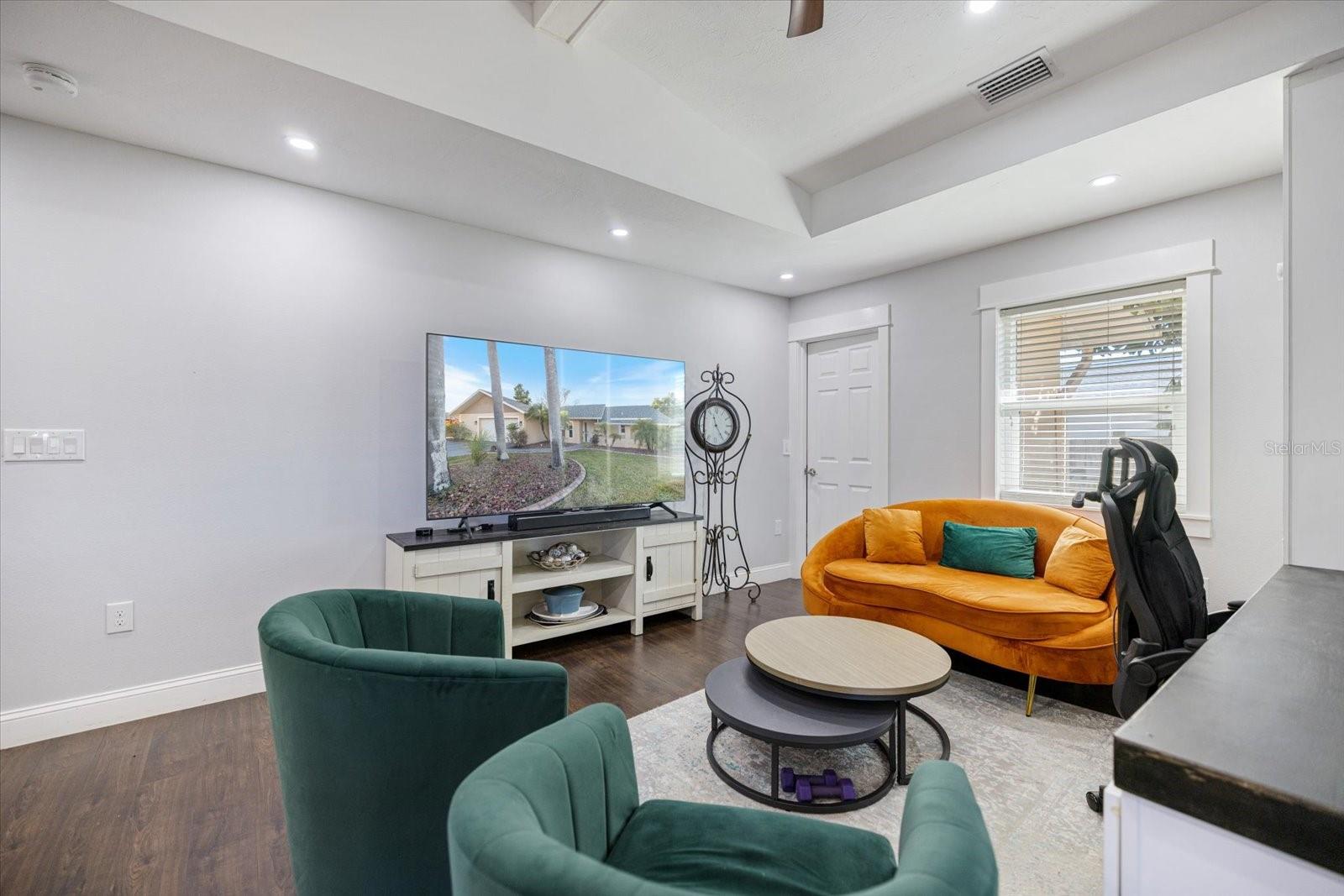 VENICE GARDENS - Residential