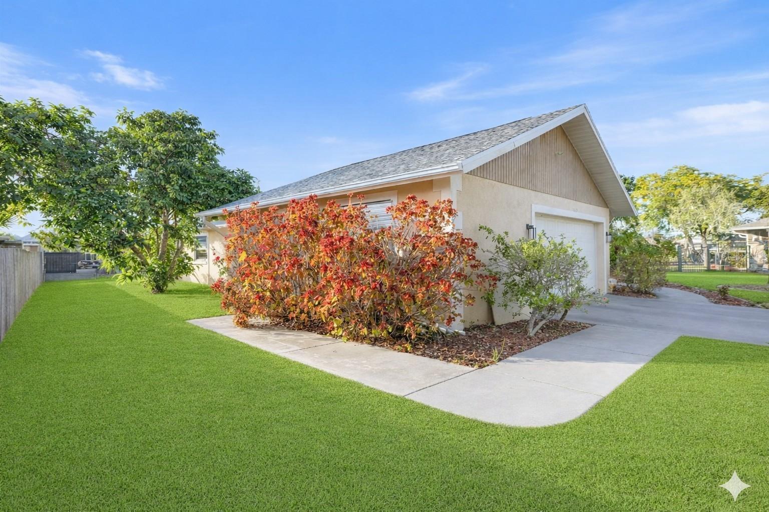 VENICE GARDENS - Residential