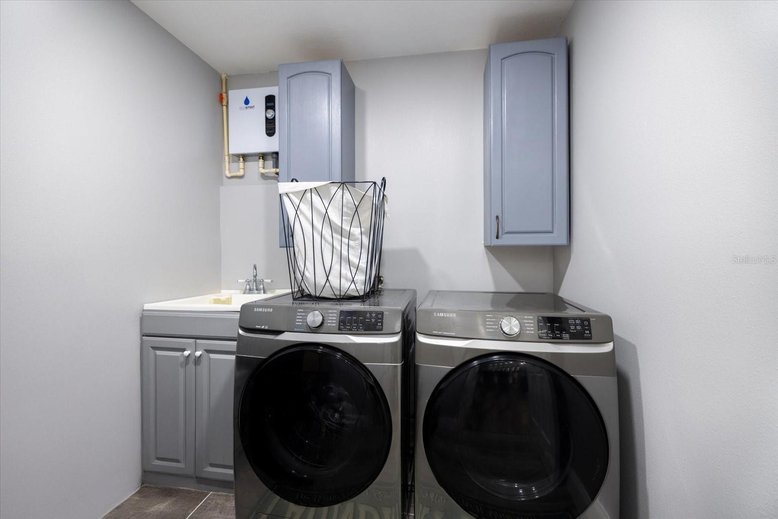 VENICE GARDENS - Residential