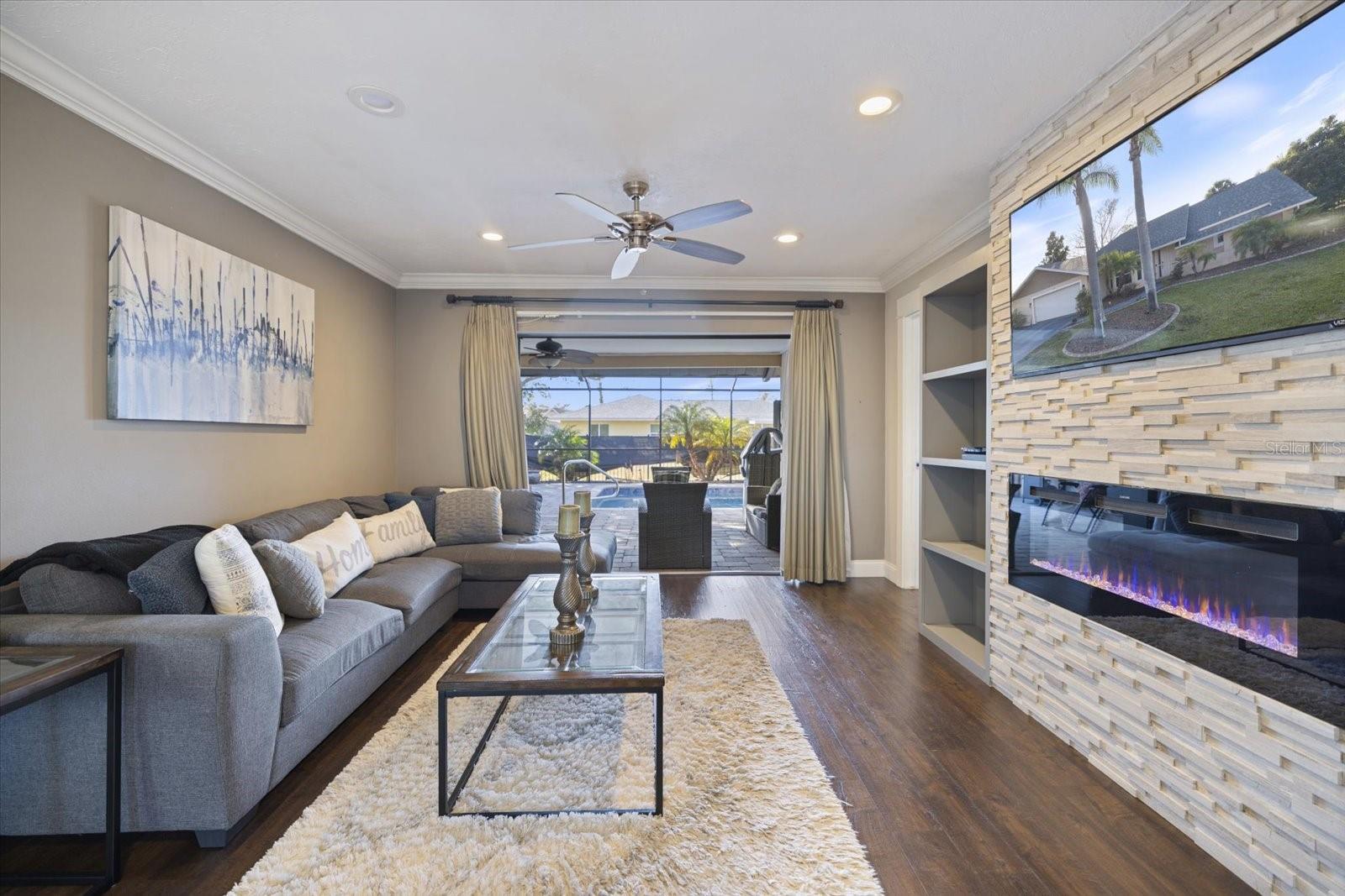 VENICE GARDENS - Residential