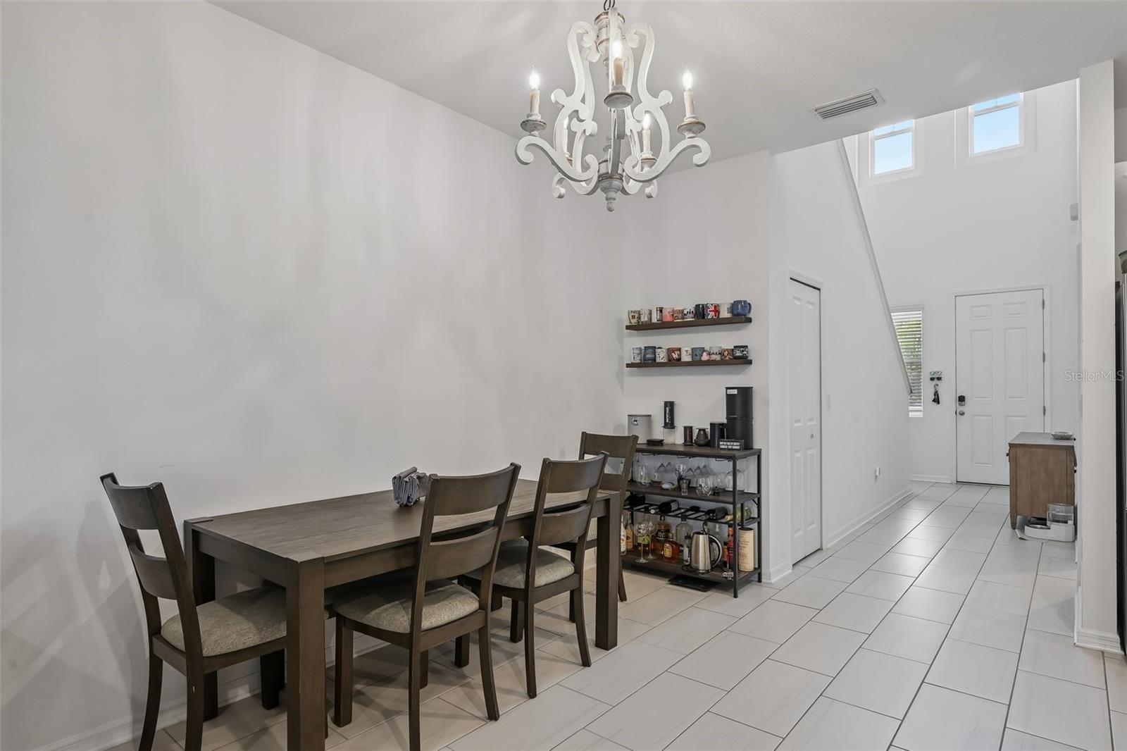 5518 LOS ROBLES COURT