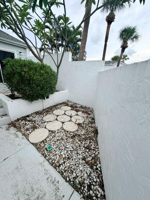 950 WATERSIDE LANE