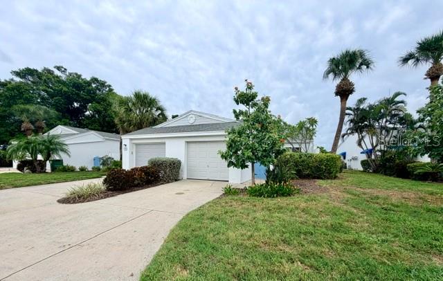 Photo of 950 Waterside Lane, Bradenton, FL 34209 (MLS # A4701794)