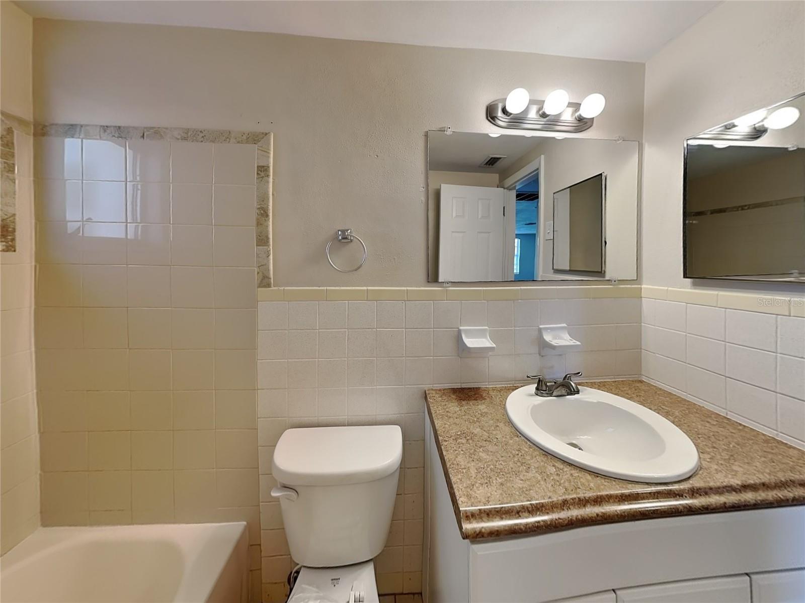 ALOHA GARDENS - Residential