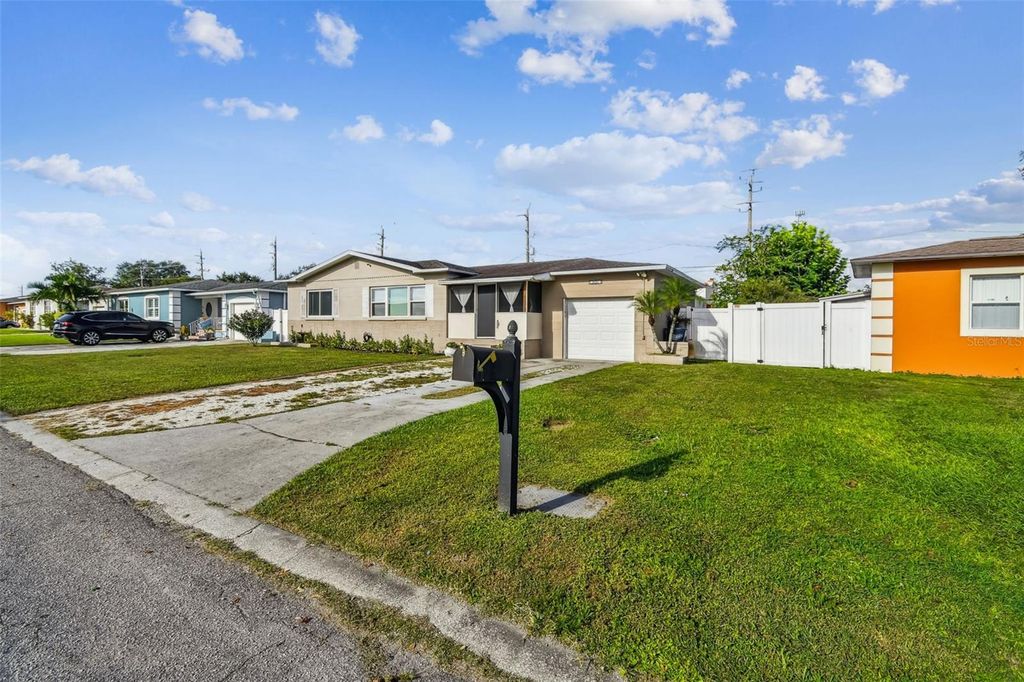 Photo of 4606 Mineola Street, Bradenton, FL 34207 (MLS # A4666858)