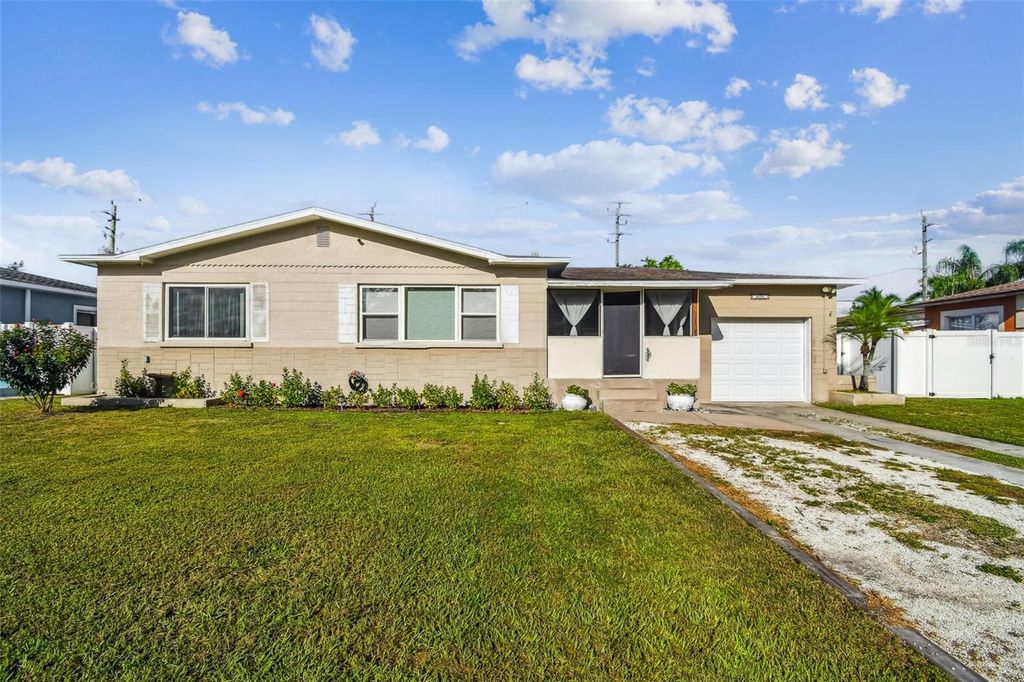 Photo of 4606 Mineola Street, Bradenton, FL 34207 (MLS # A4666858)