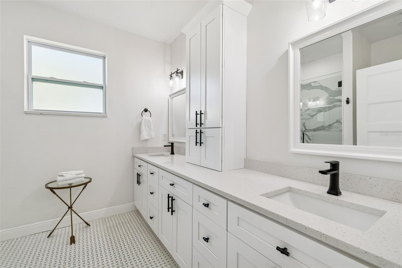 INTERBAY - Residential