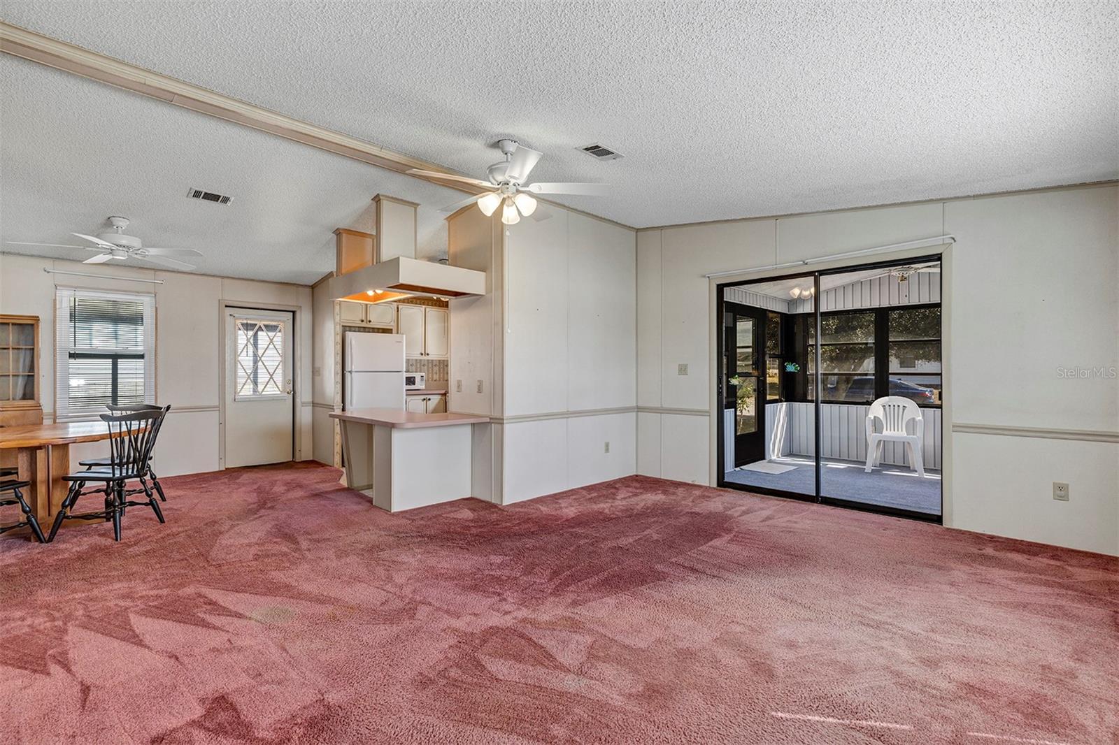 LADY LAKE ORANGE BLOSSOM GARDENS UNIT 09 - Residential