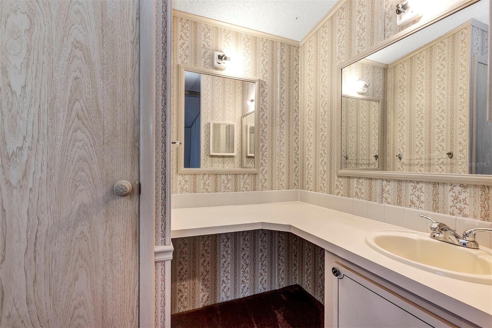 LADY LAKE ORANGE BLOSSOM GARDENS UNIT 09 - Residential