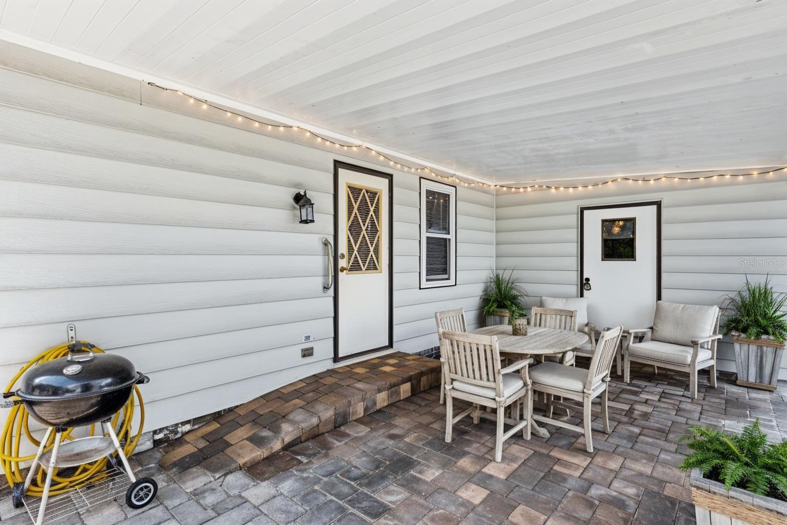 LADY LAKE ORANGE BLOSSOM GARDENS UNIT 09 - Residential