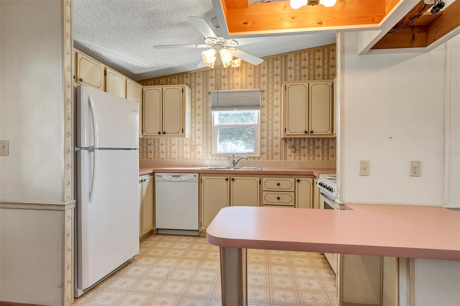 1404 PLANTATION DRIVE