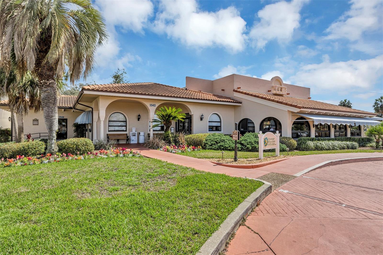 LADY LAKE ORANGE BLOSSOM GARDENS UNIT 09 - Residential