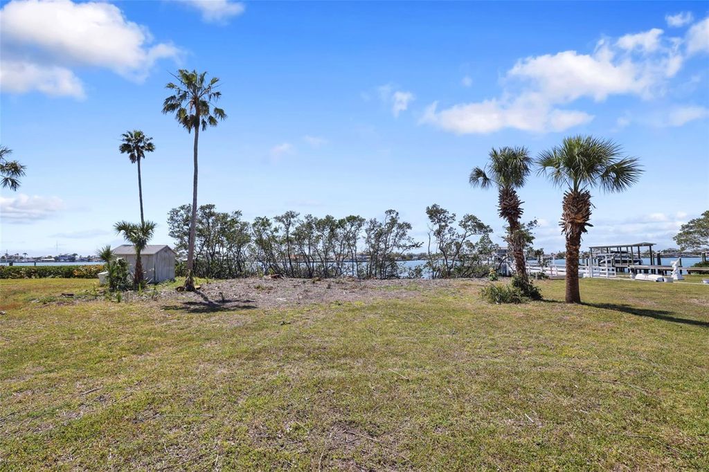 Photo of 636 Sunset Drive S, St Petersburg, FL 33707 (MLS # TB8372092)