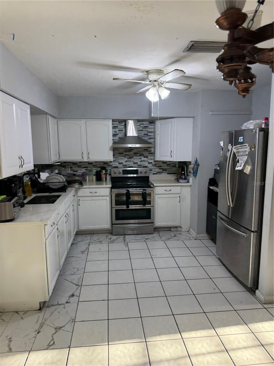 HIGHLAND GROVE ESTATES - Residential