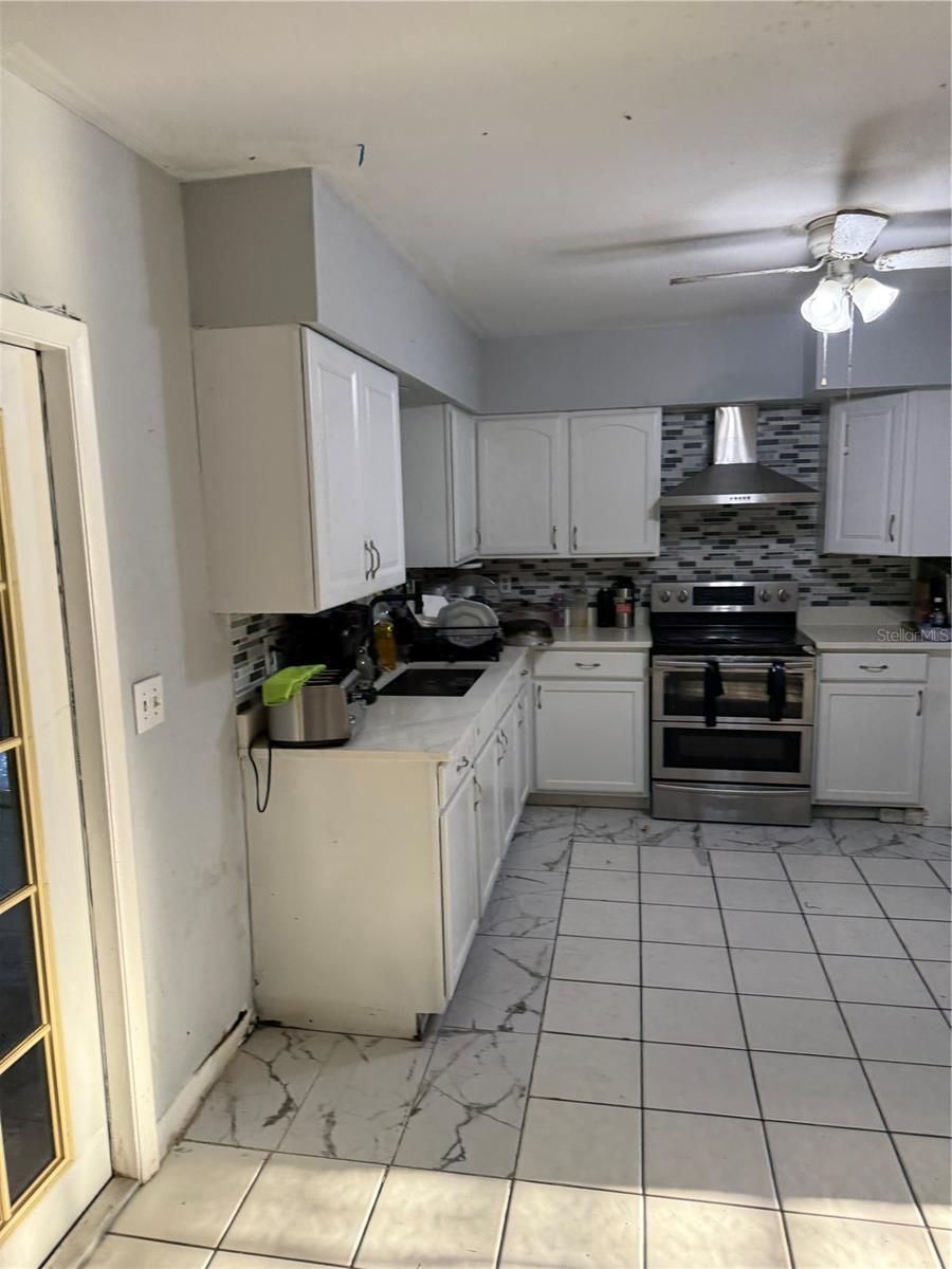 HIGHLAND GROVE ESTATES - Residential