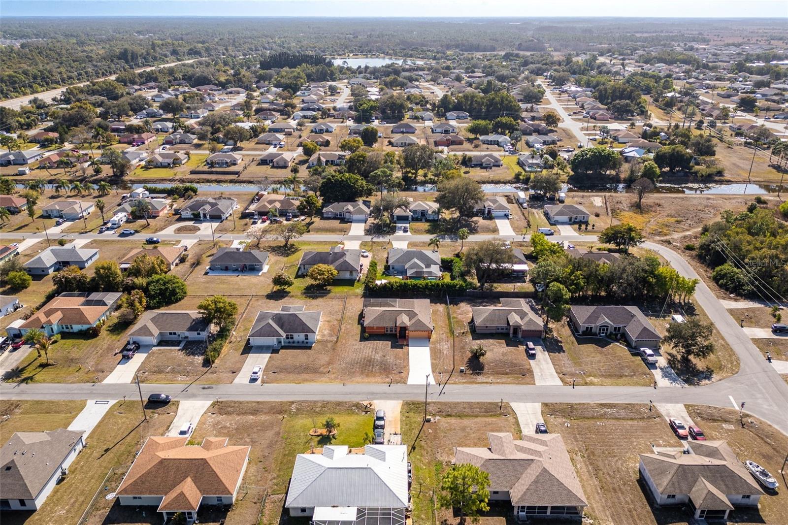 MIRROR LAKES - Residential