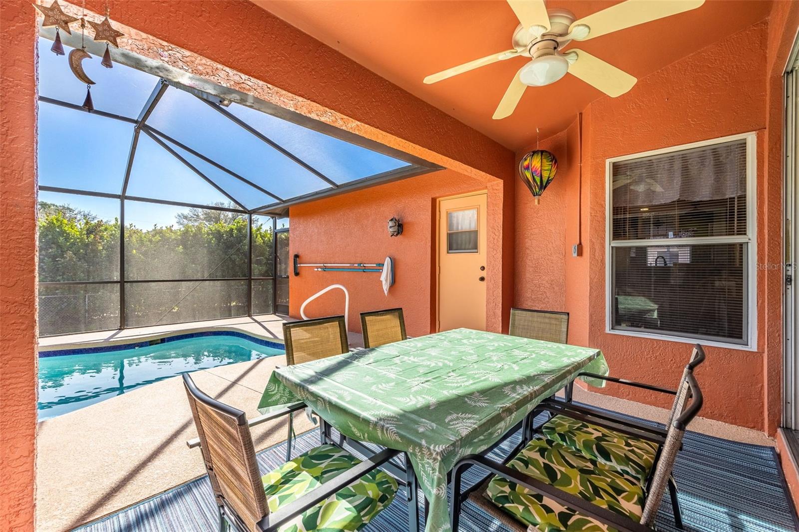 MIRROR LAKES - Residential