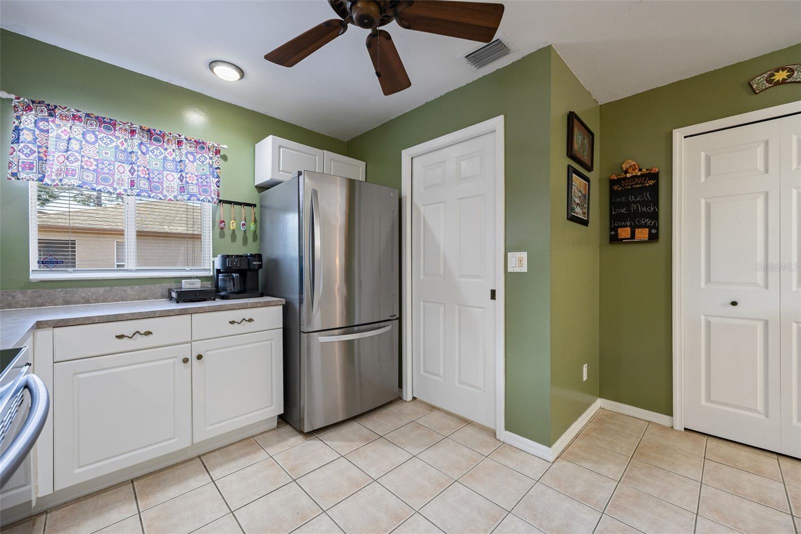 MIRROR LAKES - Residential